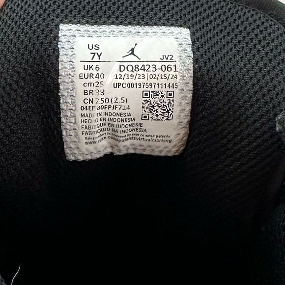 Nike Air Jordan 1 Mid GS Sneakers Black/Gym Red/White Boys Size 7 Youth - Picture 4 of 11